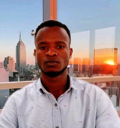 Couch LAWRENCE CHIDERA